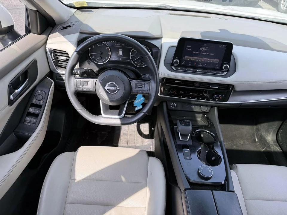 2022 Nissan Rogue - Image 15 of 31