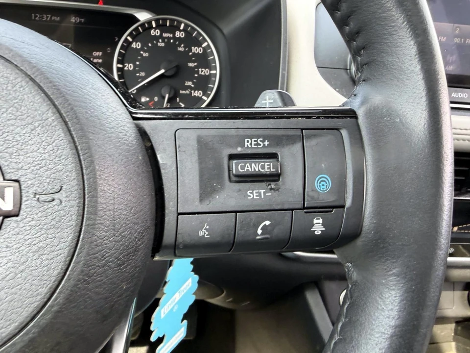 2022 Nissan Rogue - Image 26 of 31