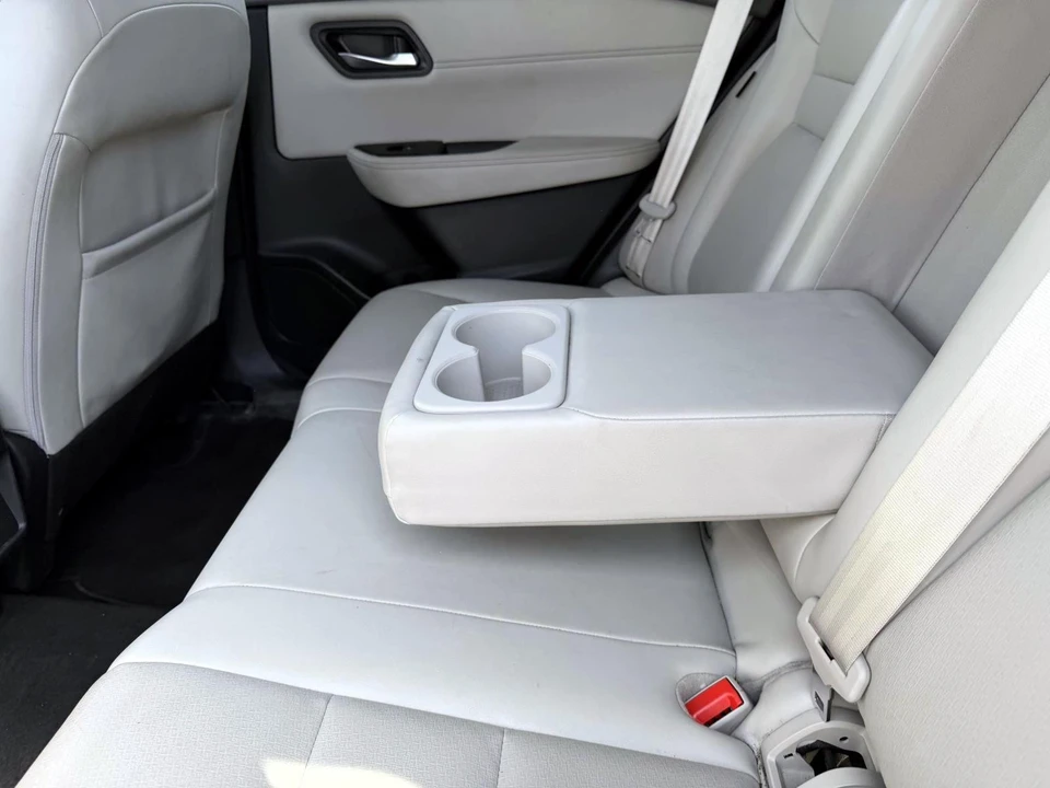 2022 Nissan Rogue - Image 16 of 31