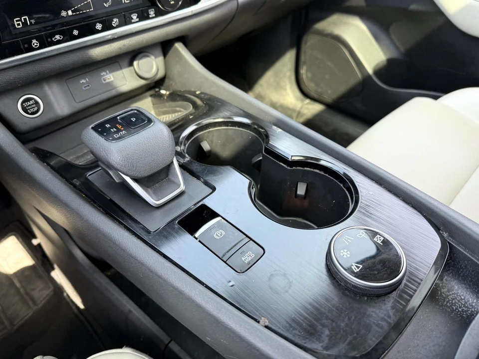 2022 Nissan Rogue - Image 23 of 31