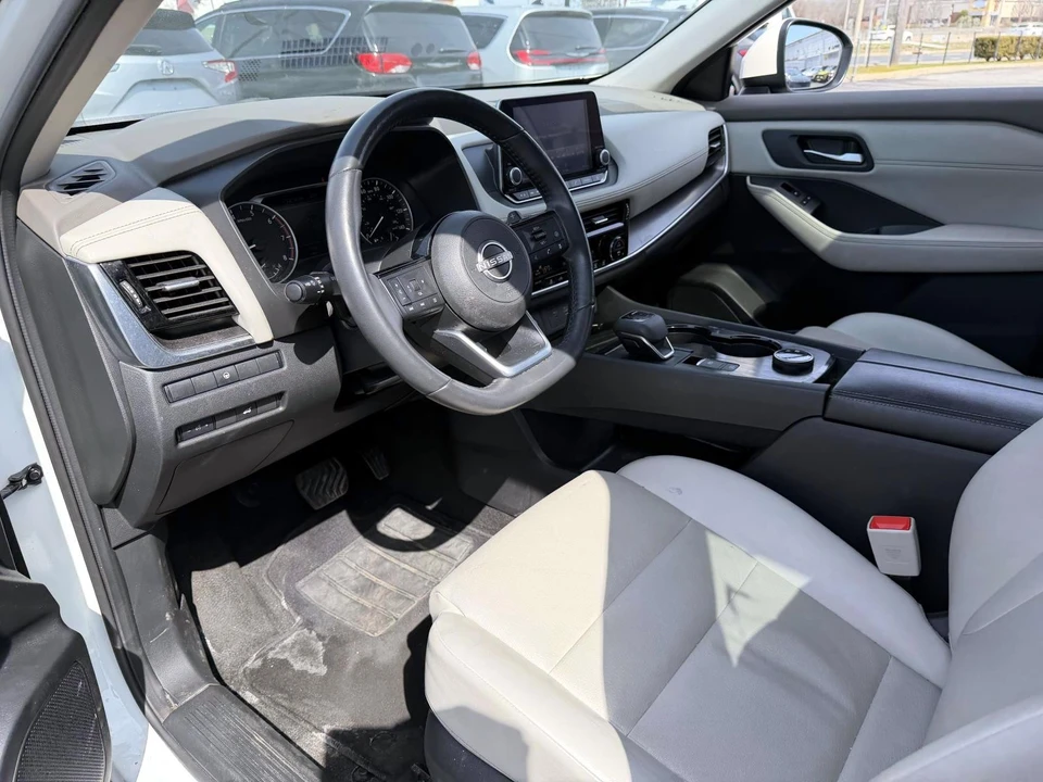2022 Nissan Rogue - Image 13 of 31