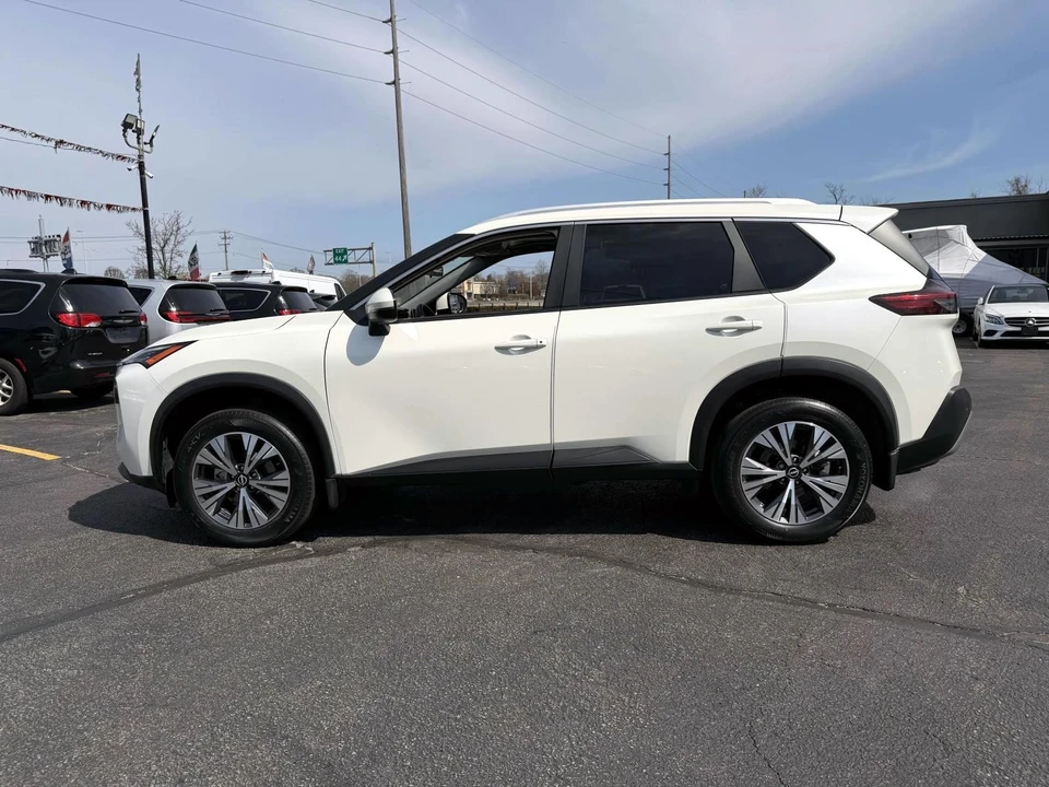 2022 Nissan Rogue - Image 3 of 31