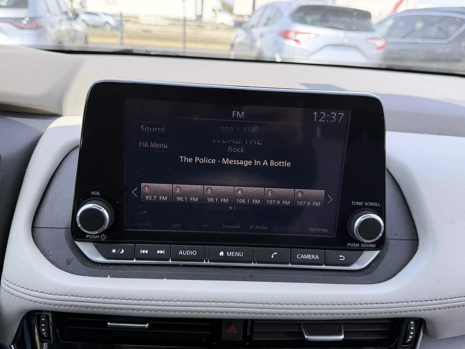 2022 Nissan Rogue - Image 24 of 31