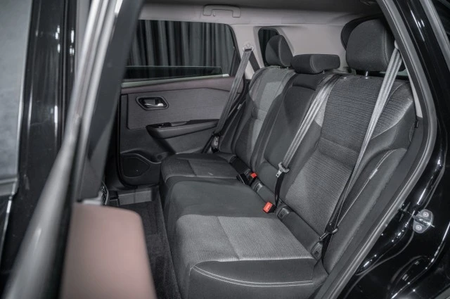 2022 Nissan Rogue - Image 11 of 21