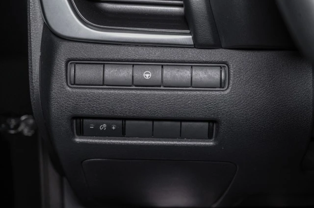 2022 Nissan Rogue - Image 18 of 21