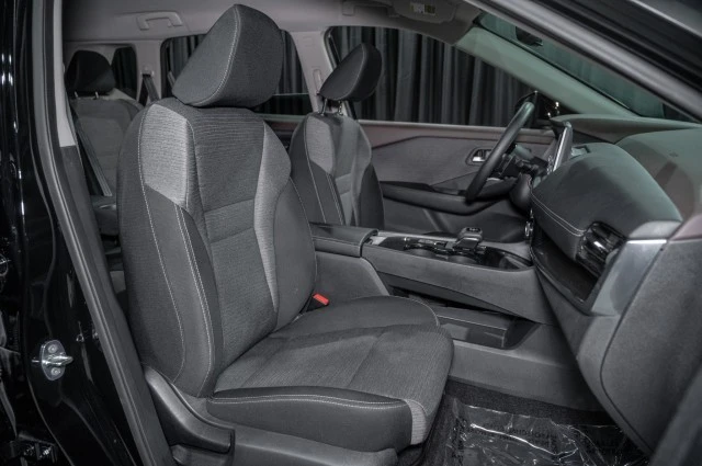 2022 Nissan Rogue - Image 13 of 21