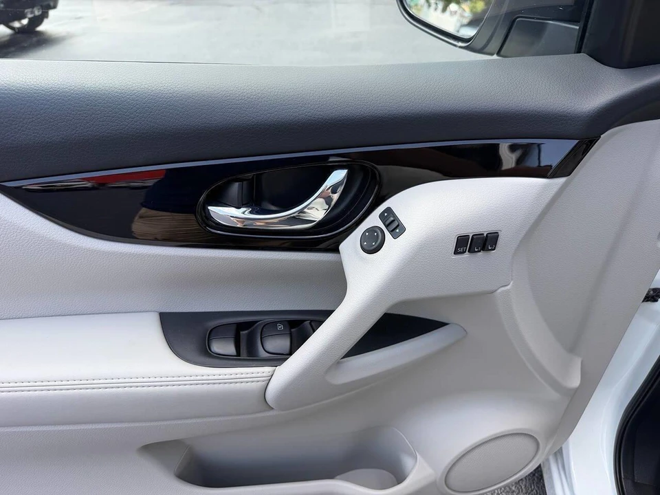 2022 Nissan Rogue - Image 3 of 28