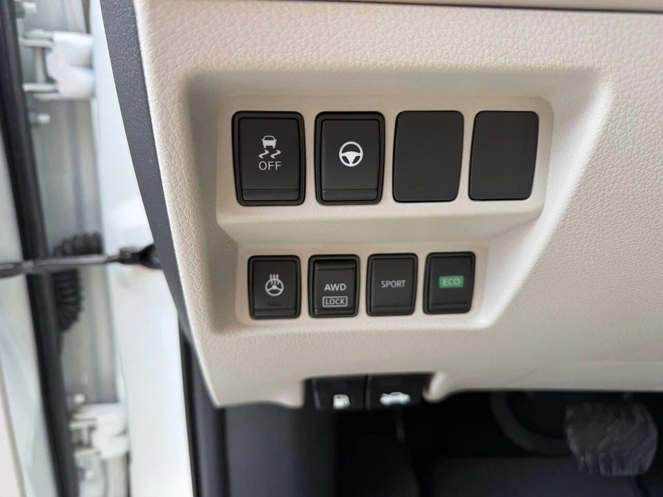 2022 Nissan Rogue - Image 7 of 28