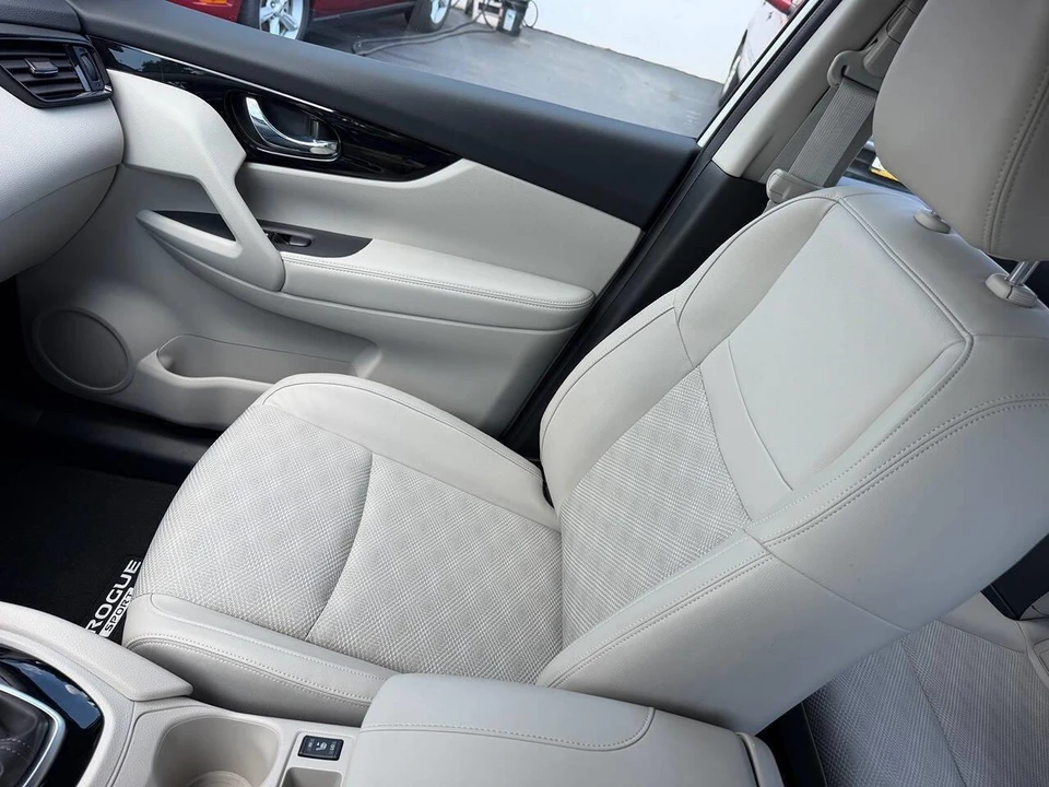2022 Nissan Rogue - Image 12 of 28