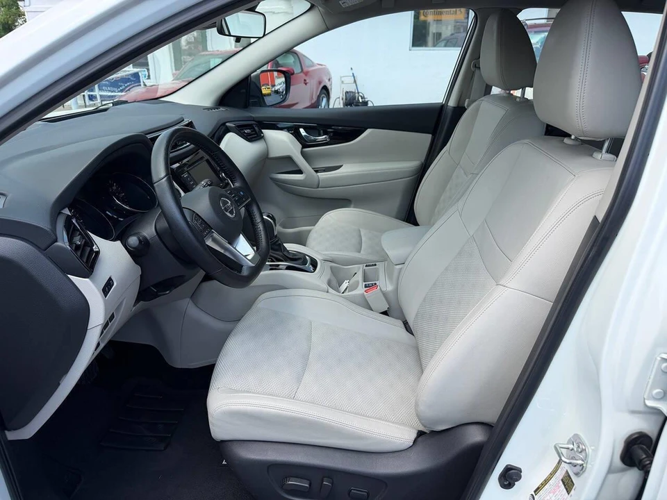 2022 Nissan Rogue - Image 4 of 28
