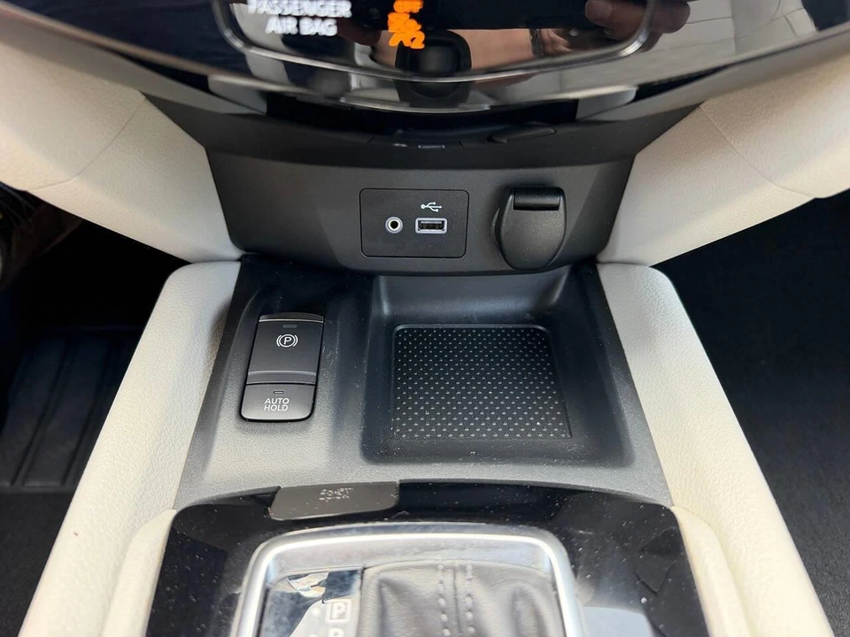 2022 Nissan Rogue - Image 10 of 28