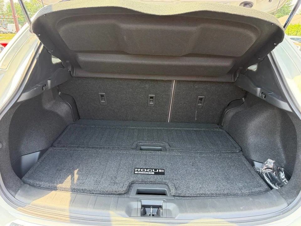 2022 Nissan Rogue - Image 27 of 28