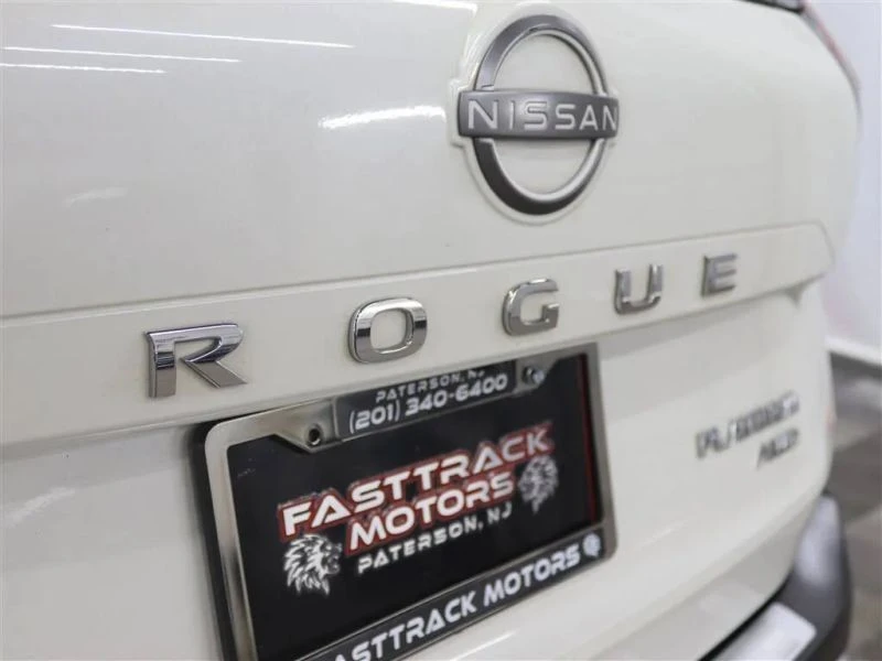 2022 Nissan Rogue - Image 8 of 12