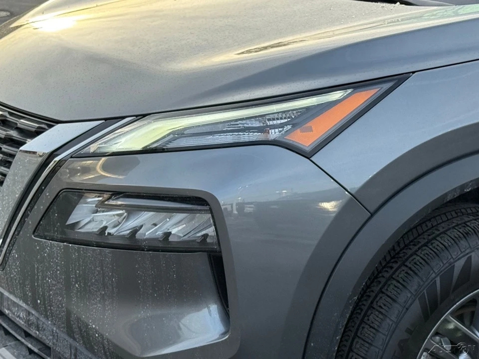 2022 Nissan Rogue - Image 9 of 12
