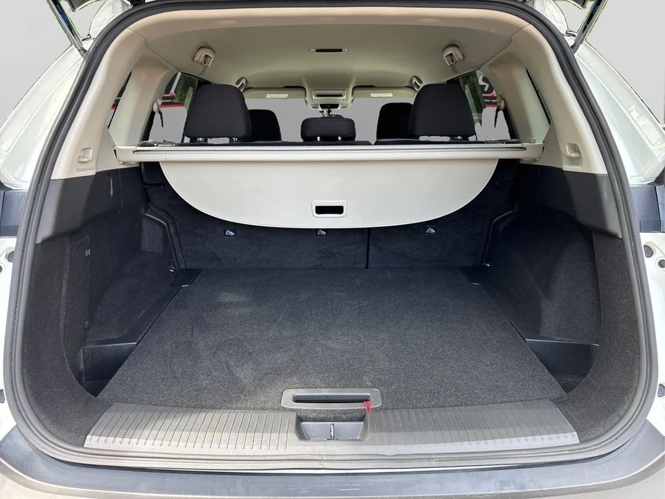 2022 Nissan Rogue - Image 11 of 12