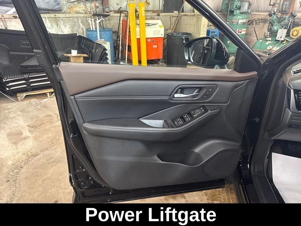 2022 Nissan Rogue - Image 11 of 12