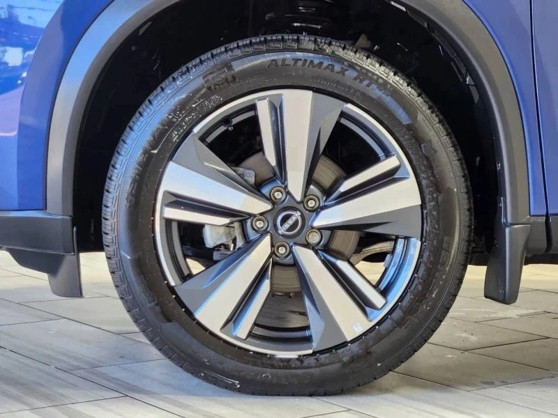 2022 Nissan Rogue - Image 9 of 12