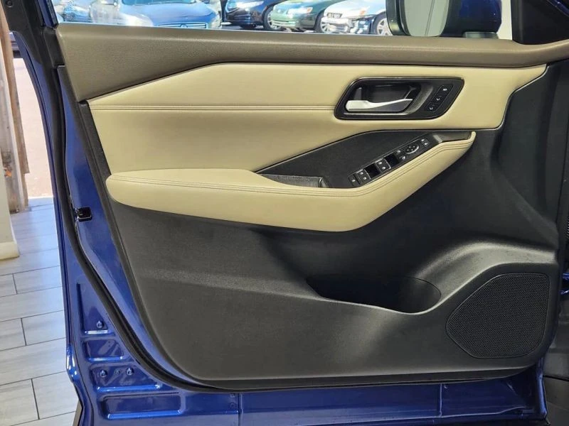 2022 Nissan Rogue - Image 10 of 12