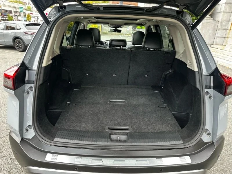2022 Nissan Rogue - Image 7 of 12