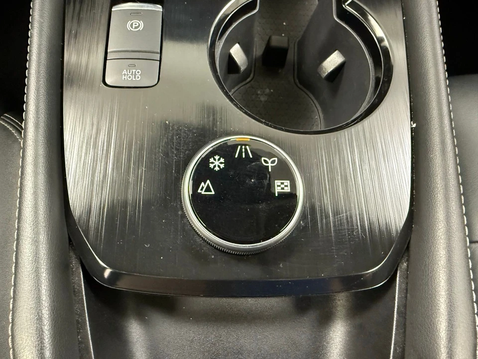 2022 Nissan Rogue - Image 24 of 31