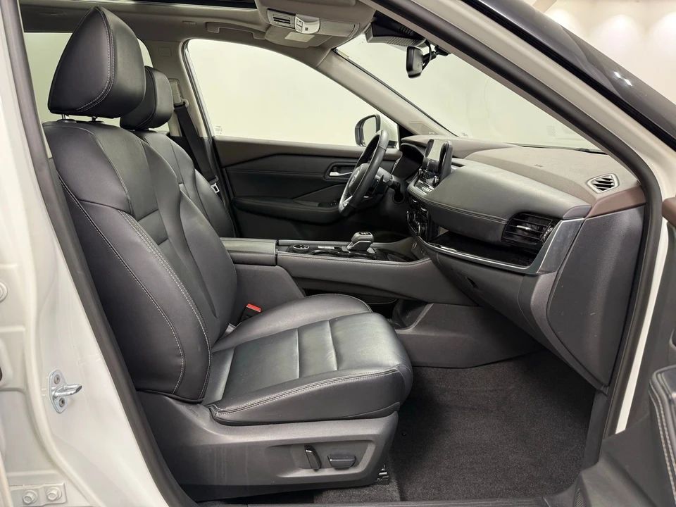 2022 Nissan Rogue - Image 28 of 31