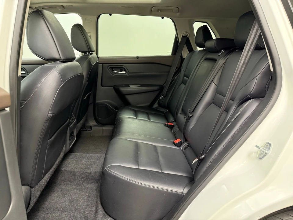 2022 Nissan Rogue - Image 19 of 21