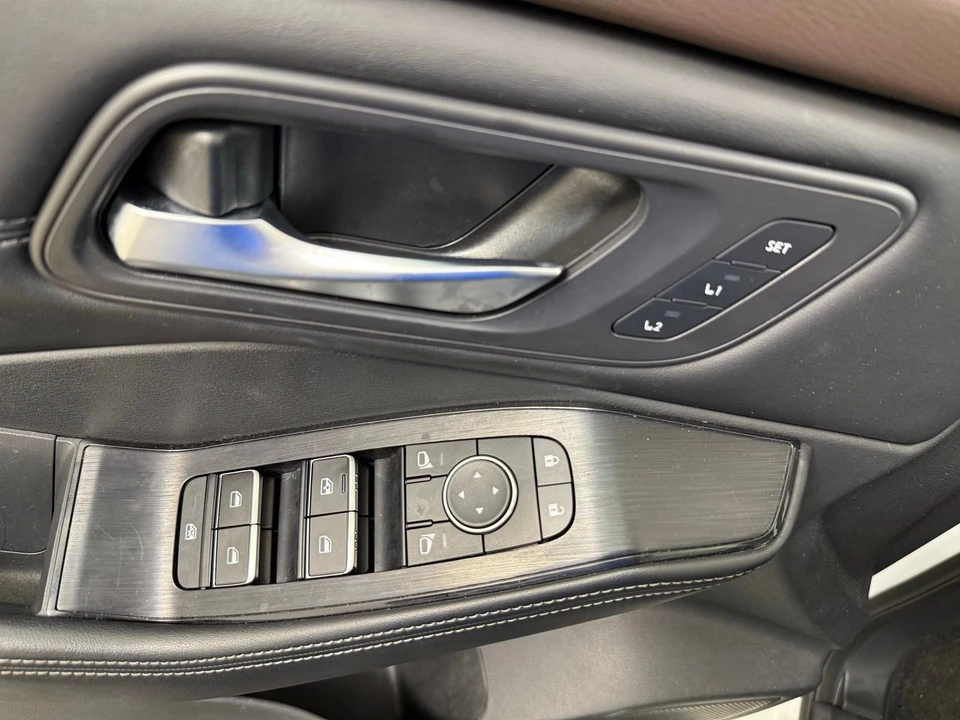 2022 Nissan Rogue - Image 16 of 31