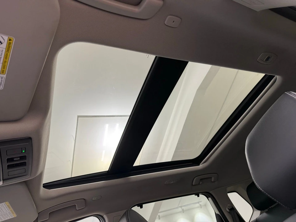 2022 Nissan Rogue - Image 17 of 21