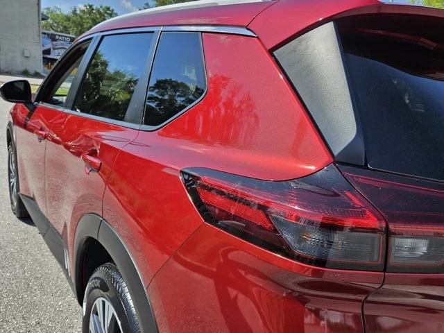 2022 Nissan Rogue - Image 8 of 20