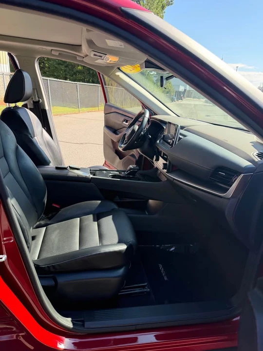 2022 Nissan Rogue - Image 9 of 10