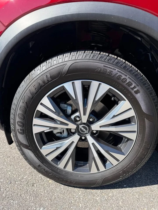 2022 Nissan Rogue - Image 2 of 10