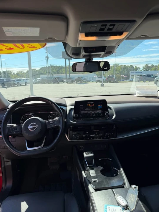 2022 Nissan Rogue - Image 5 of 10