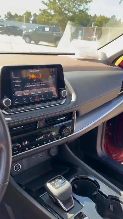 2022 Nissan Rogue - Image 10 of 10
