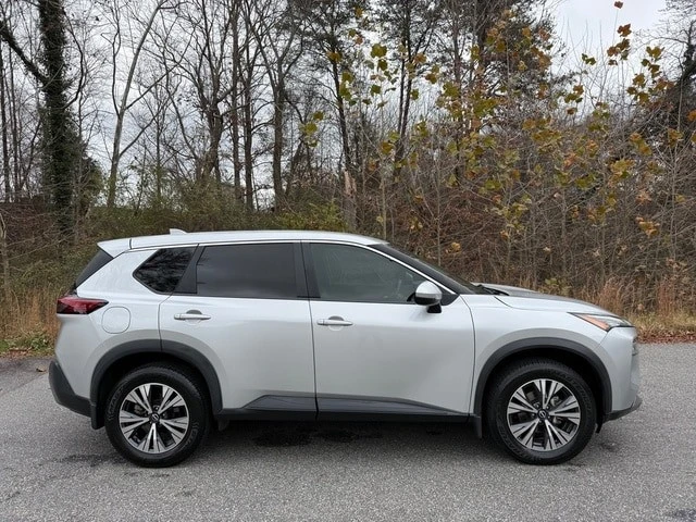 2022 Nissan Rogue - Image 5 of 12