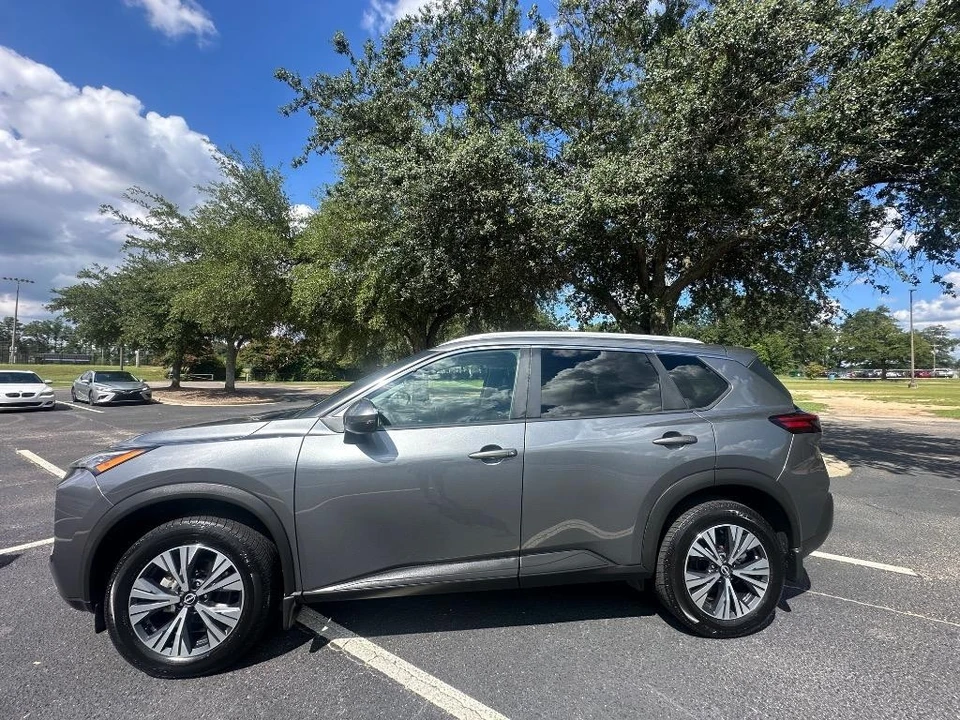 2022 Nissan Rogue - Image 2 of 21