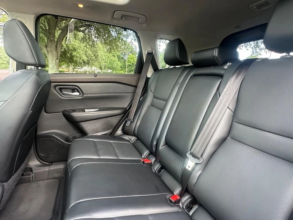 2022 Nissan Rogue - Image 19 of 21