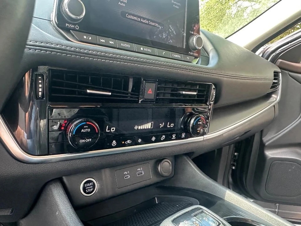 2022 Nissan Rogue - Image 12 of 21