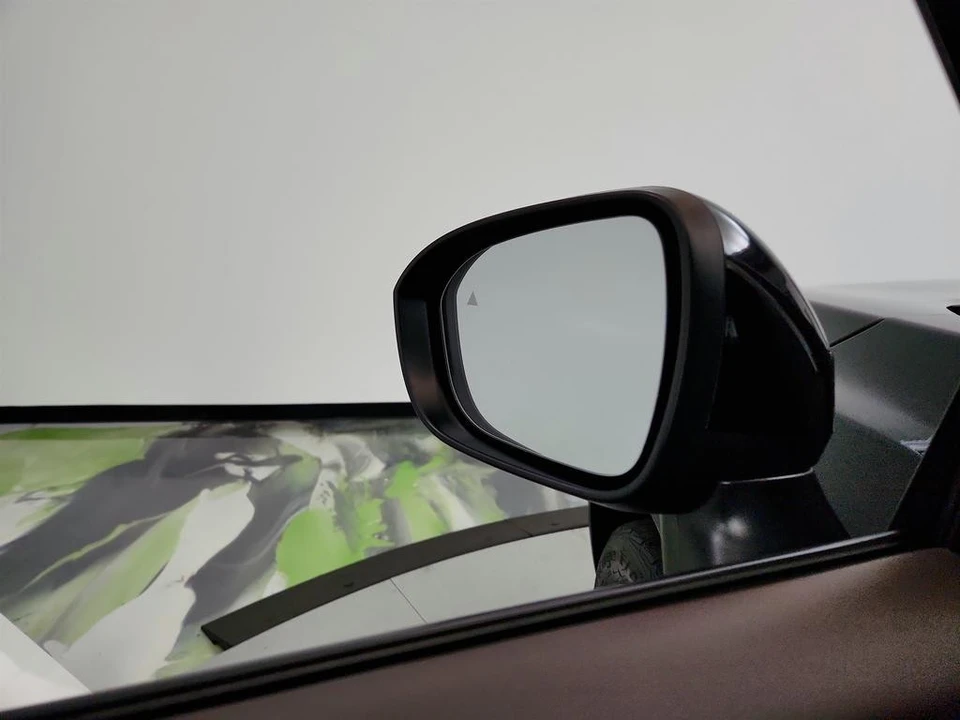 2022 Nissan Rogue - Image 15 of 21