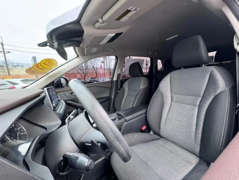 2022 Nissan Rogue - Image 8 of 12