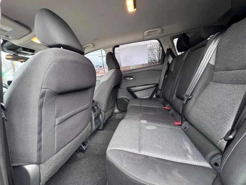 2022 Nissan Rogue - Image 10 of 12