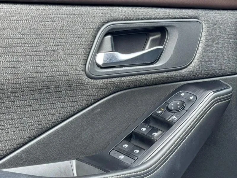 2022 Nissan Rogue - Image 11 of 12