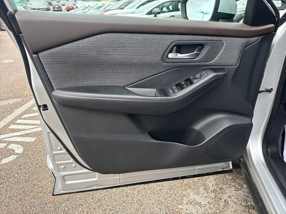 2022 Nissan Rogue - Image 11 of 12