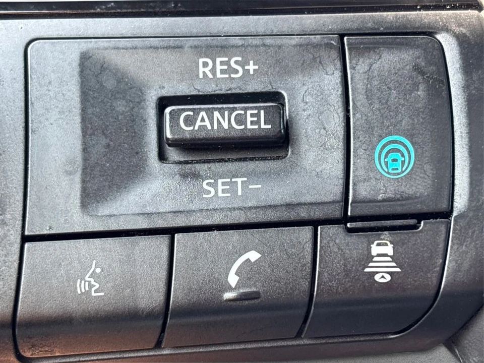2022 Nissan Rogue - Image 10 of 12