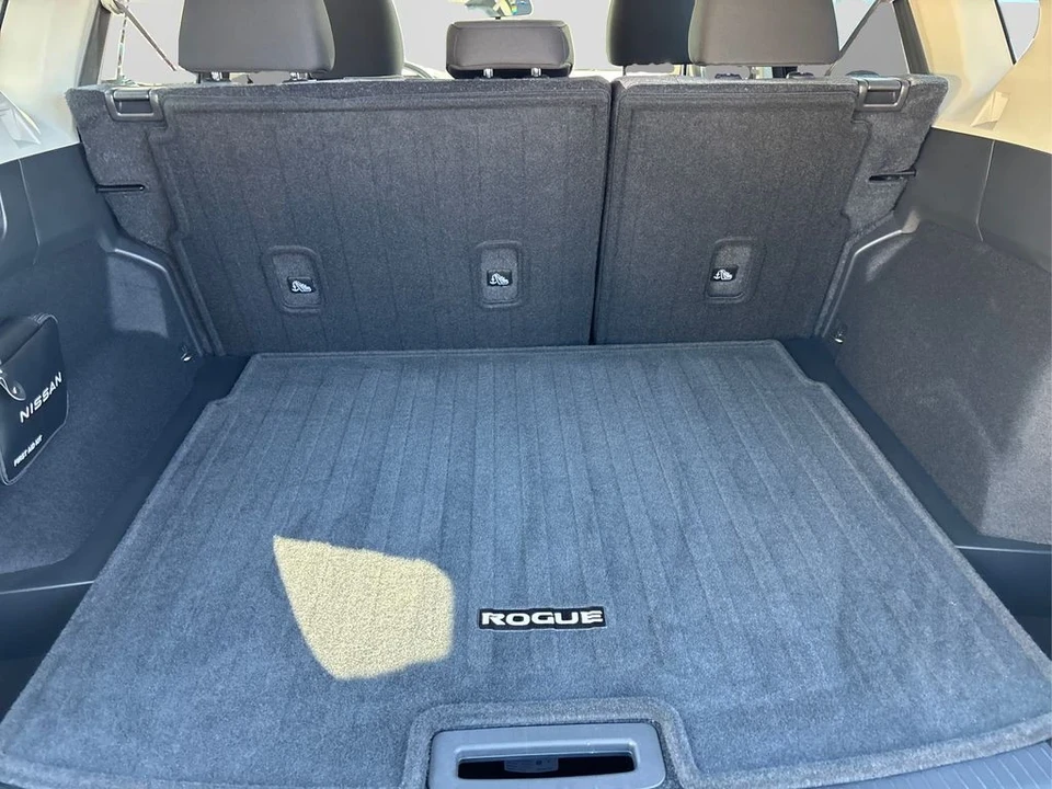 2022 Nissan Rogue - Image 11 of 12