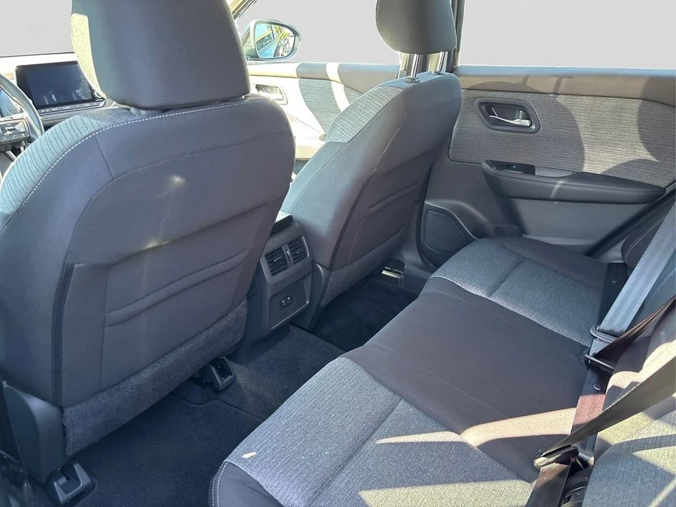 2022 Nissan Rogue - Image 10 of 12