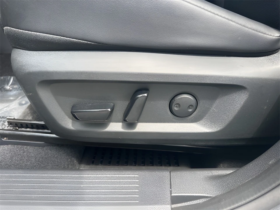 2022 Nissan Rogue - Image 10 of 12