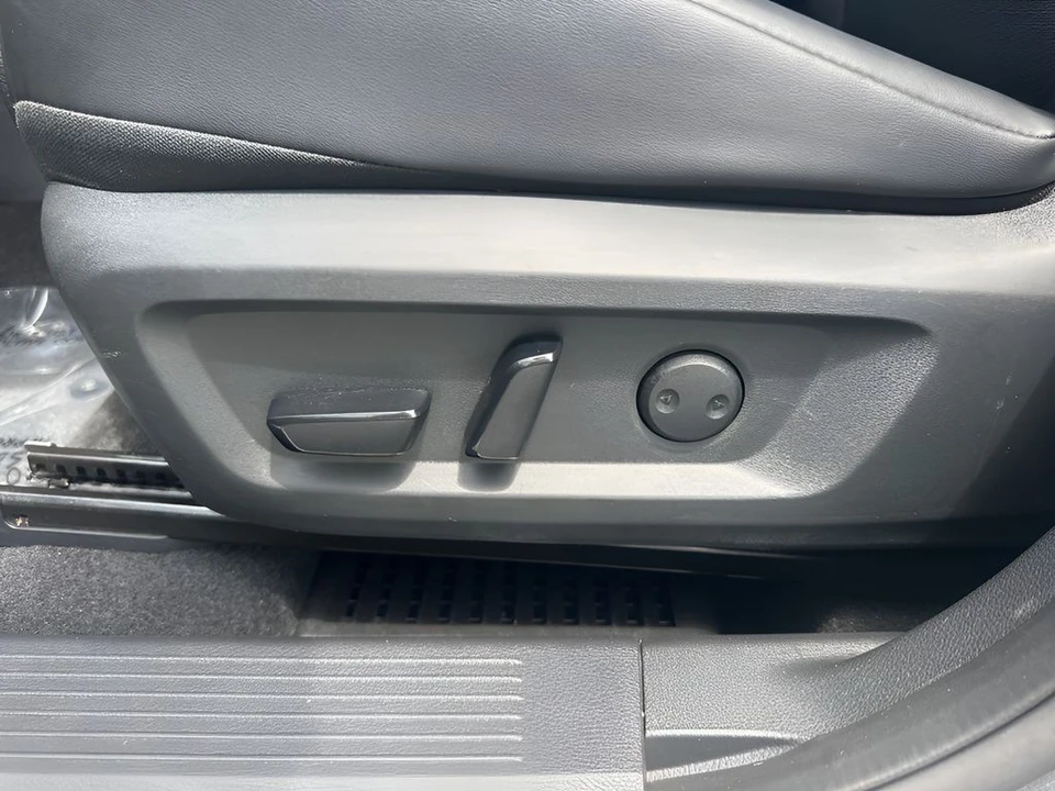 2022 Nissan Rogue - Image 10 of 12
