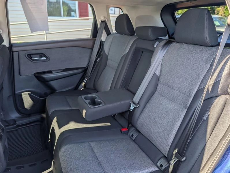2022 Nissan Rogue - Image 10 of 12