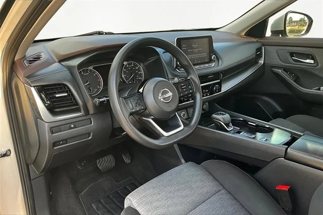 2022 Nissan Rogue - Image 13 of 19