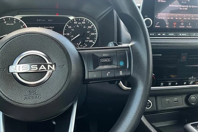 2022 Nissan Rogue - Image 18 of 19